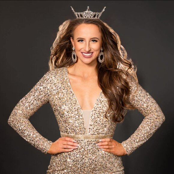 Meet your Posher, Kayla - Picture 6 of 16